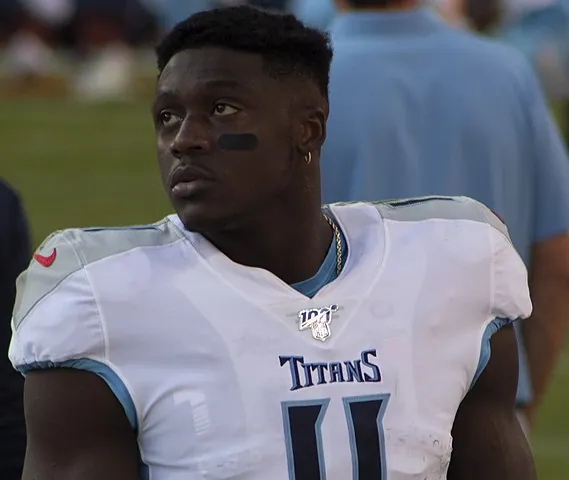 Titans trade star wide receiver A.J. Brown to the Eagles Image
