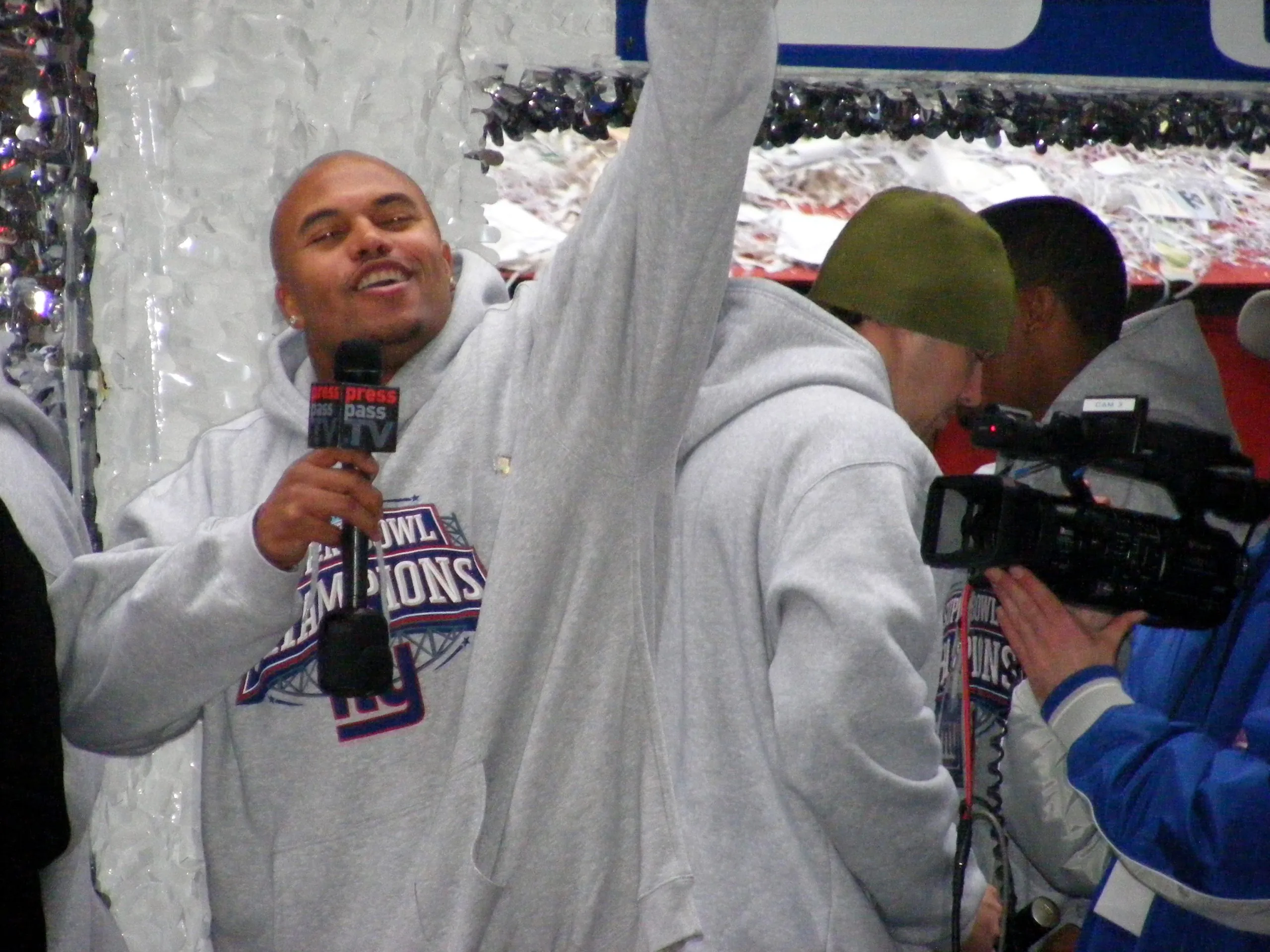 Raiders name Antonio Pierce interim head coach Image
