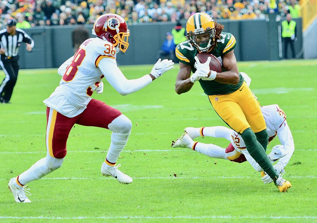 Raiders acquire Davante Adams in trade with the Packers Image