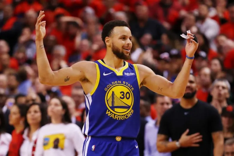 Stephen Curry shines for Warriors in 62-point performance Image