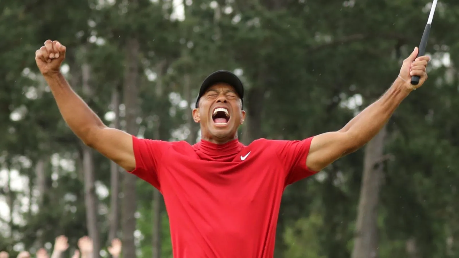 Tiger Woods suffers multiple injuries from a car accident Image