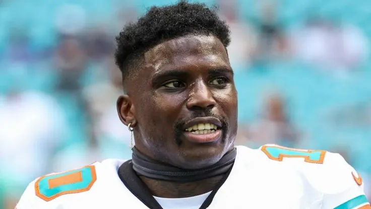 NFL stars Tyreek Hill and Deshaun Watson in legal trouble Image
