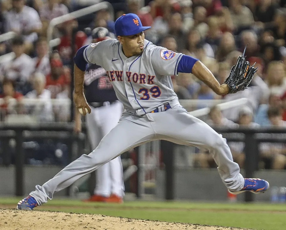 Dodgers sign Edwin Diaz to blockbuster contract Image