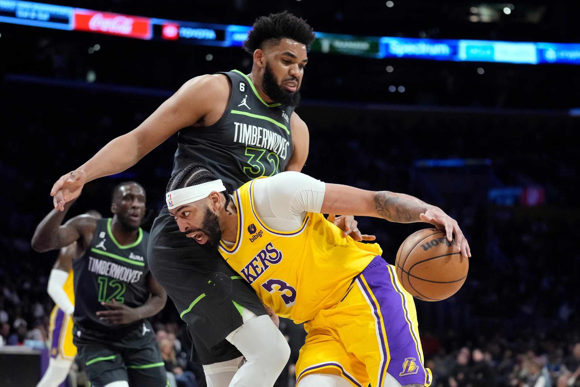 Lakers survive Timberwolves in play-in, set up first-round date with Grizzlies Image