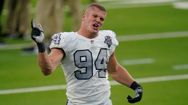 Buccaneers sign defensive end Carl Nassib Image