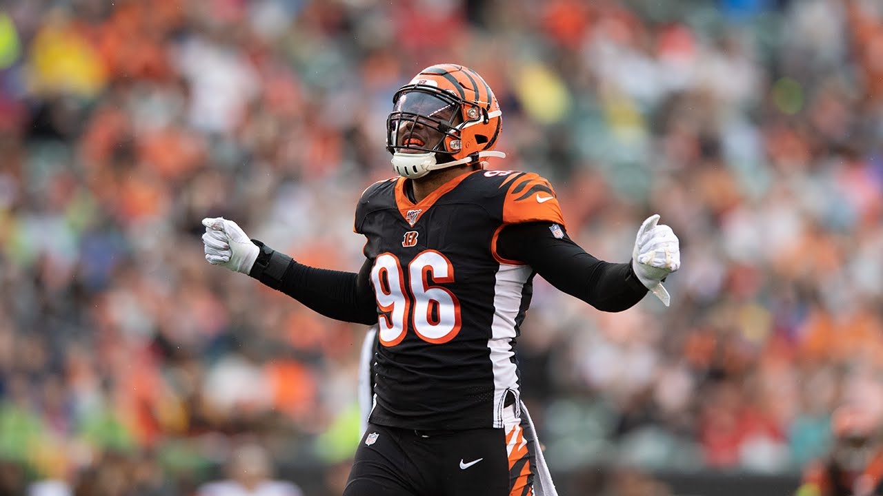 Bengals trade defensive end Carlos Dunlap to the Seahawks Image