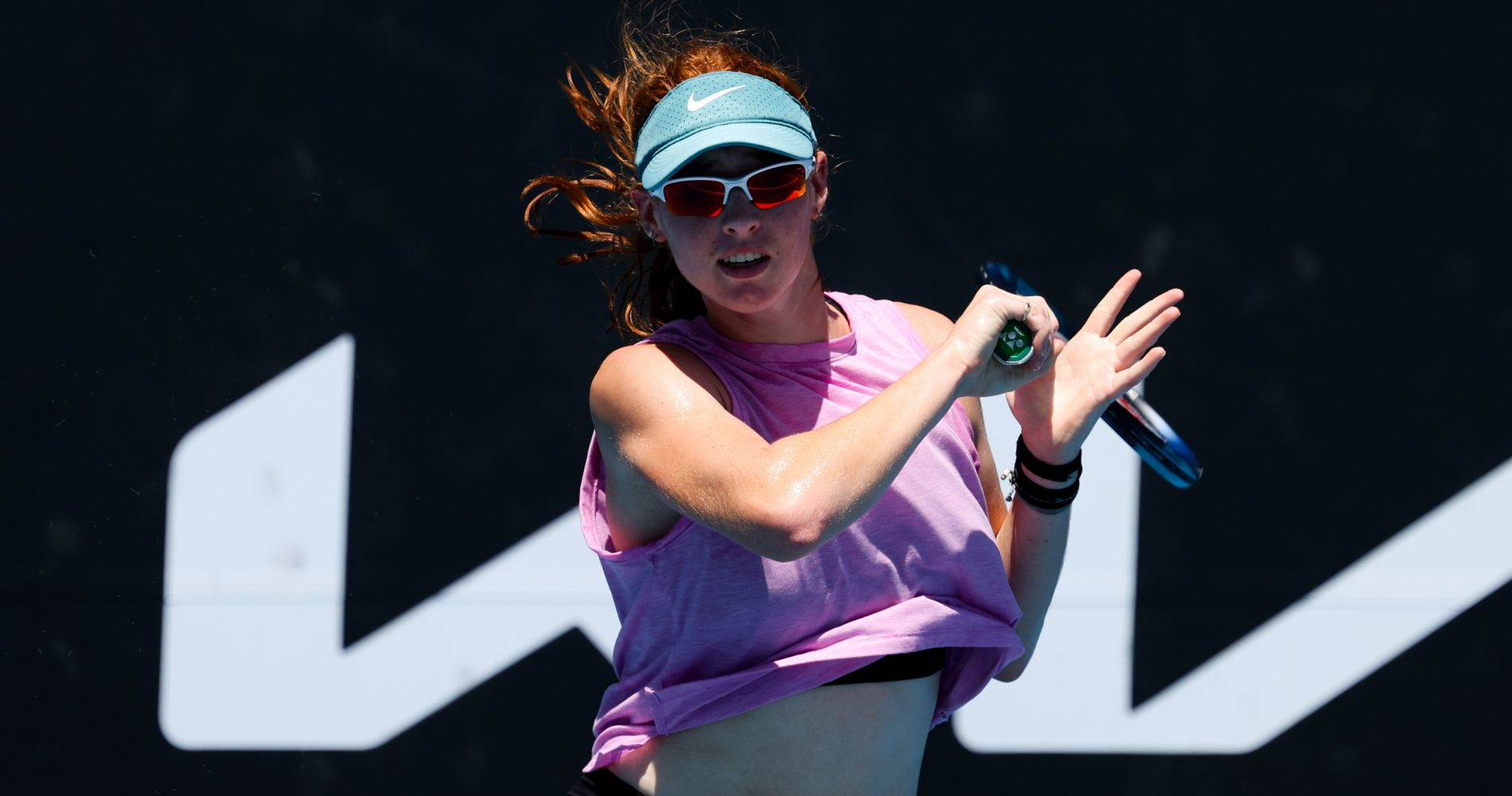 Teen wonders Jones, Joint slapped with nightmare first rounds Image