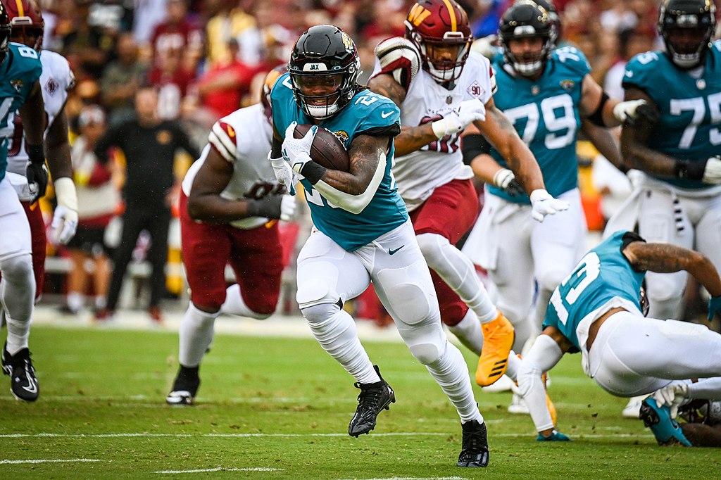 Patriots release running back James Robinson Image