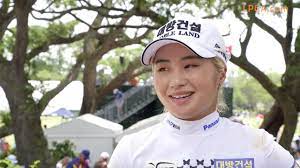 Jeongeun Lee shoots a 61 to take the Evian Masters lead Image