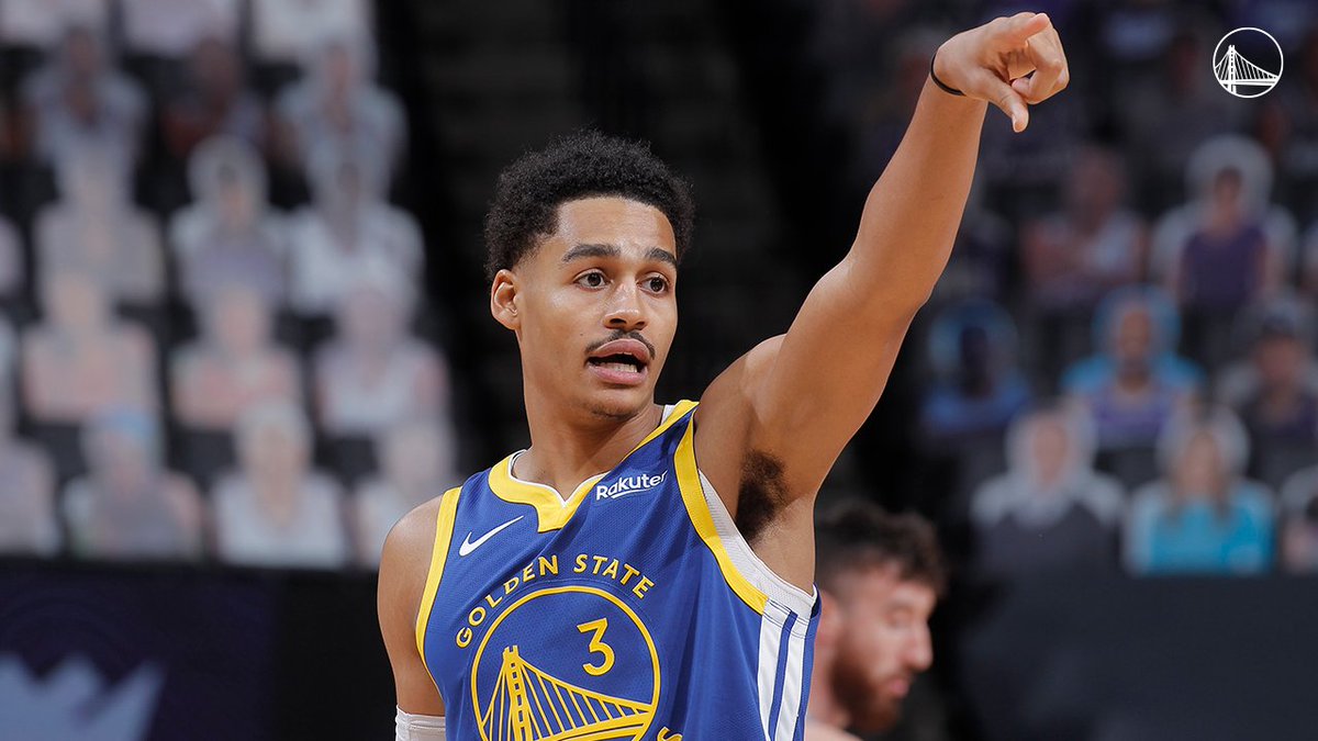 Warriors come back to beat the Spurs with their B lineup Image