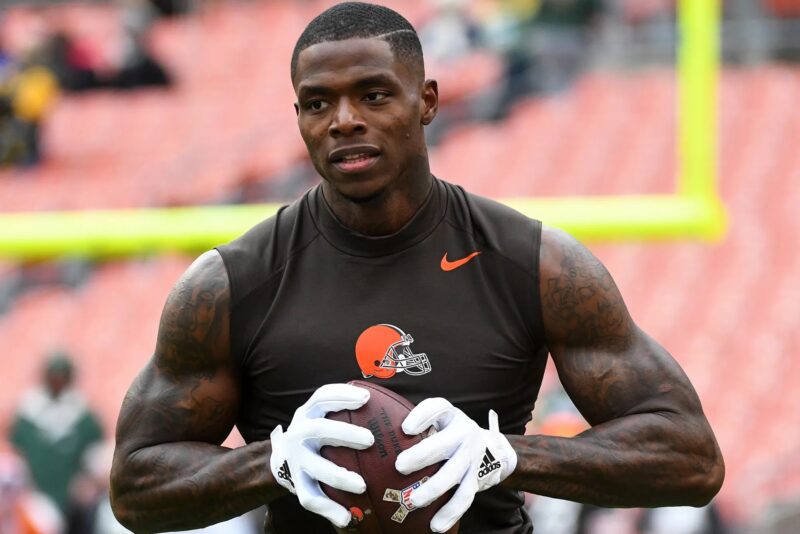 Chiefs sign controversial wide receiver Josh Gordon Image
