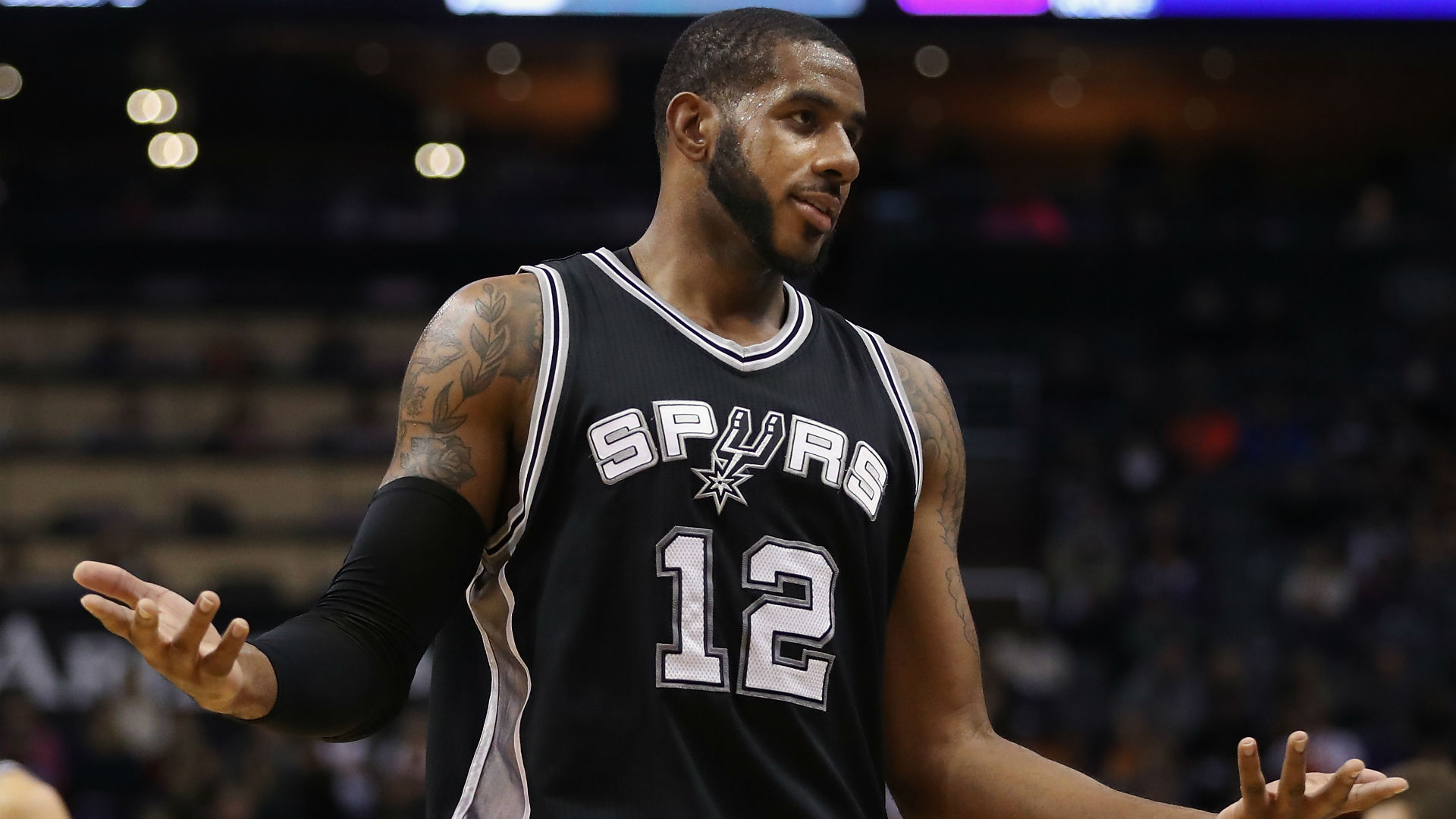 LaMarcus Aldridge signs with the Brooklyn Nets Image