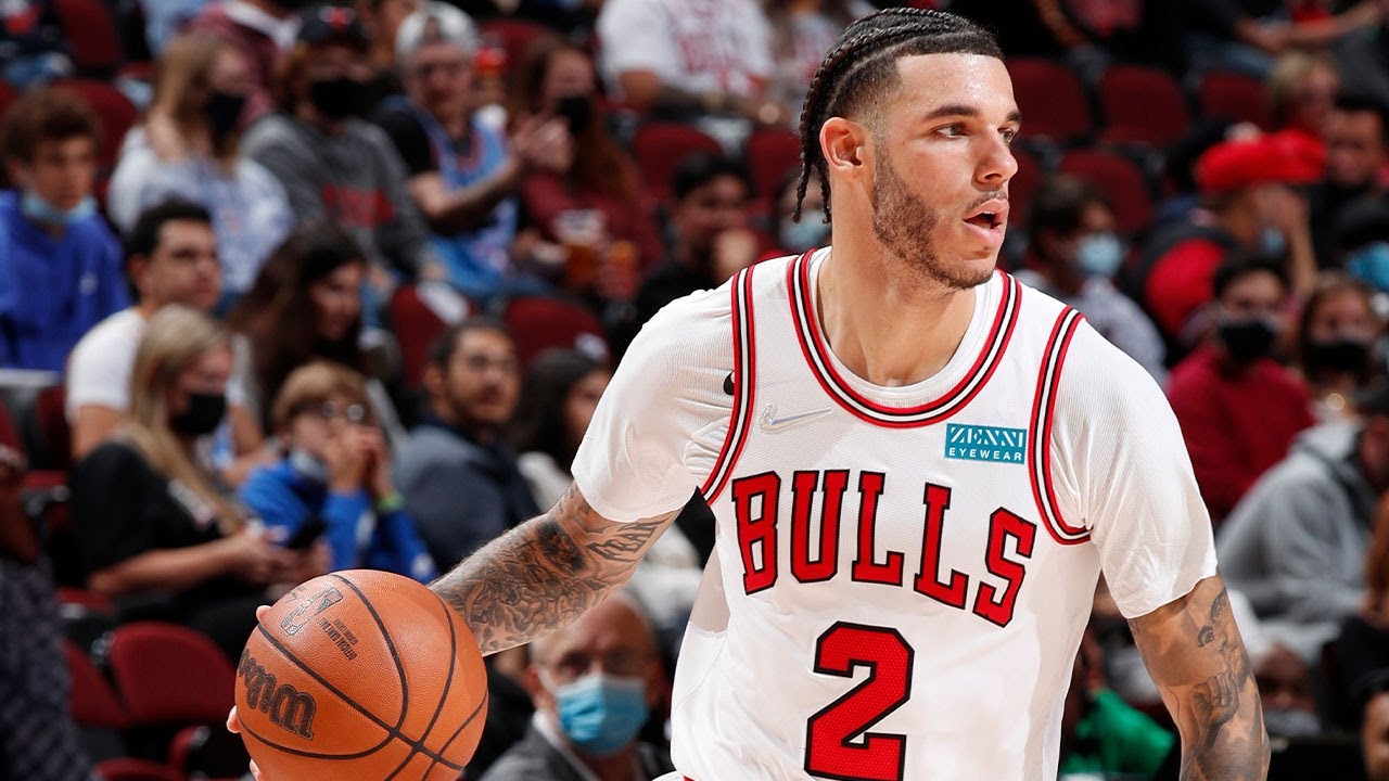 Bulls guard Lonzo Ball won't play in 2022-23 with knee injury Image