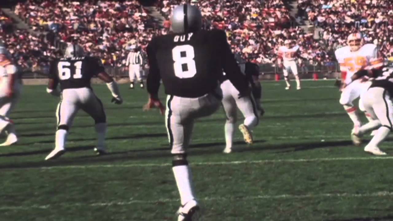 NFL Hall of Fame punter Ray Guy dies at age 72 Image