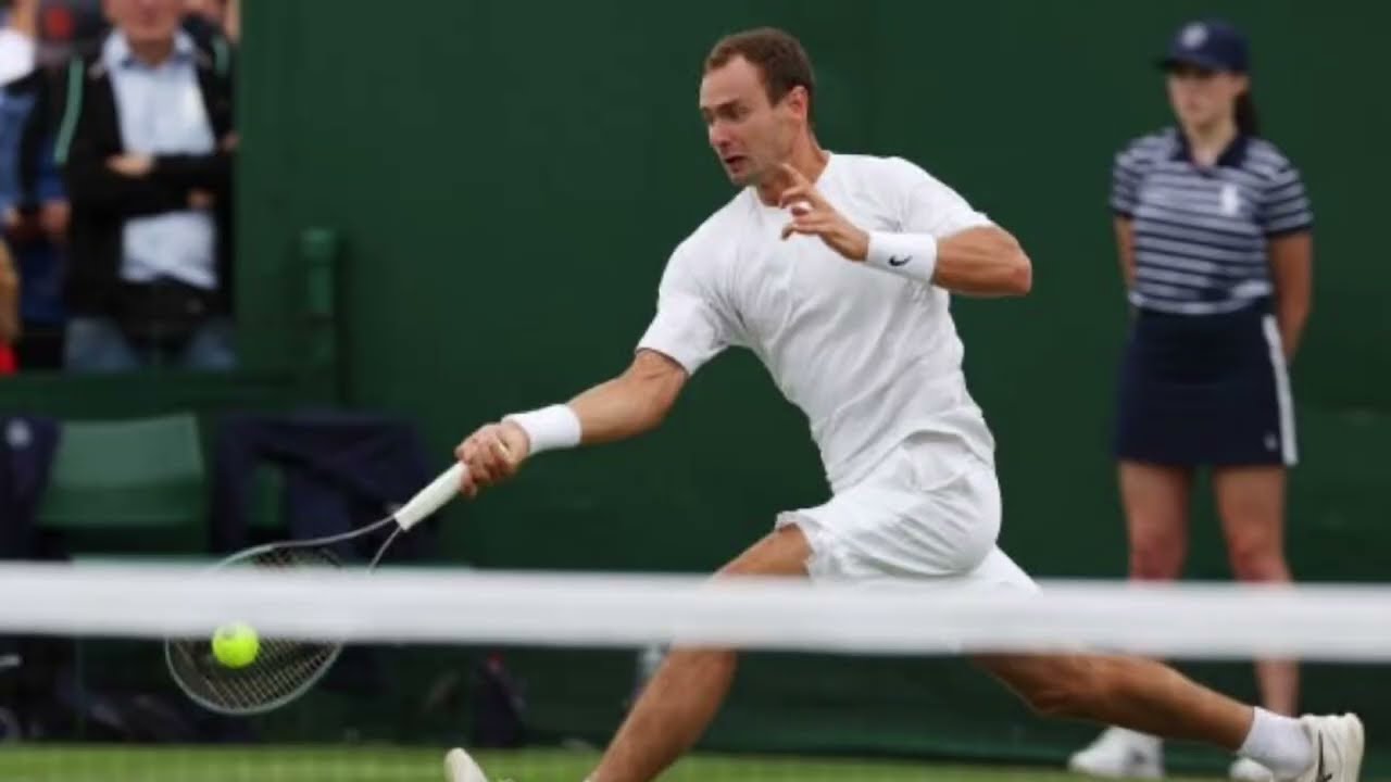Roman Safiullin and Grigor Dimitrov deliver with impressive Paris Masters upsets Image