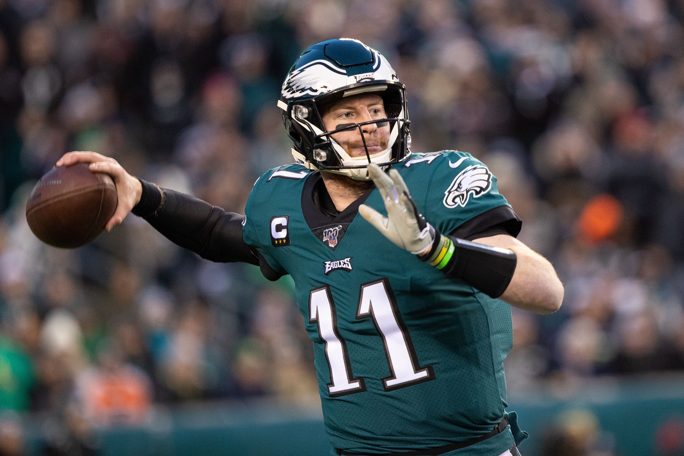 Rams sign quarterback Carson Wentz Image