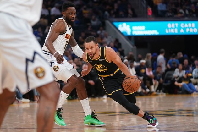 Stephen Curry drops 30 as Golden State eliminate Denver Image
