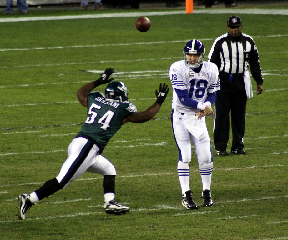 Eagles defensive end Brandon Graham comes out of retirement Image