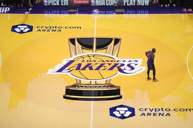 Lakers refuse to play on NBA Cup special floor against the Mavericks Image