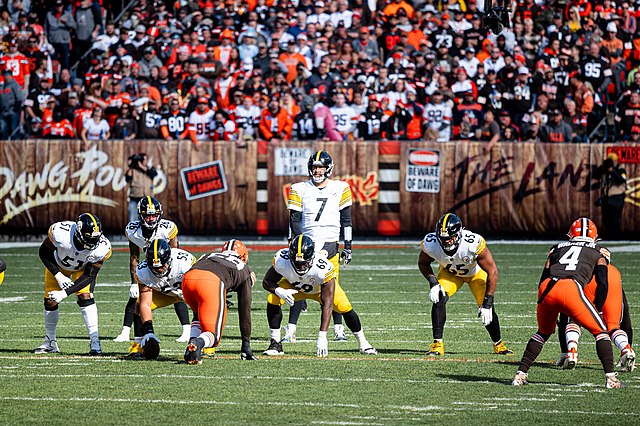 Eight notable offensive players to switch teams in NFL free agency Image