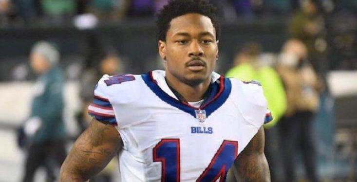 Patriots sign wide receiver Stefon Diggs Image