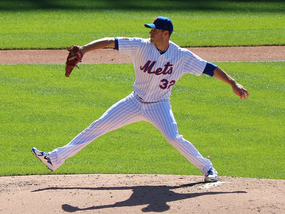 Rays sign pitcher Steven Matz Image